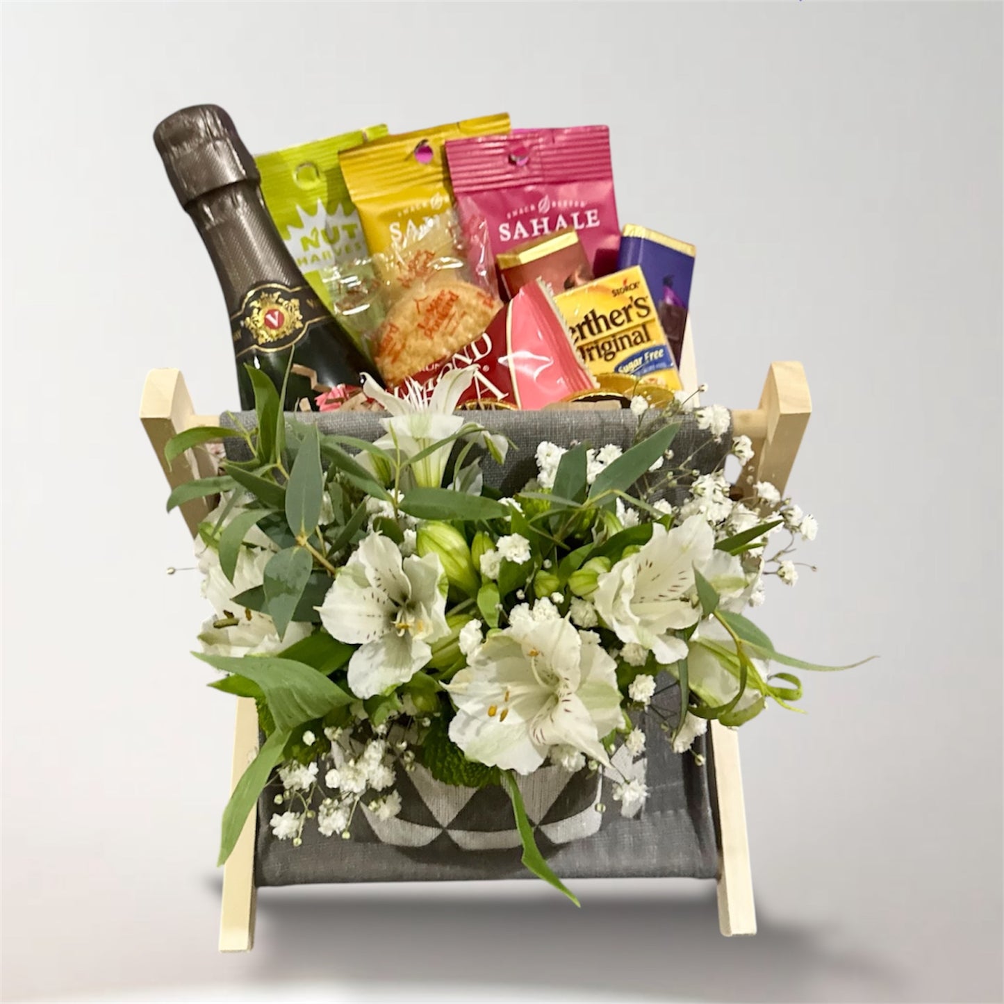 Zulover Gourmet Corner – Floral Accents & Elegant Snacks