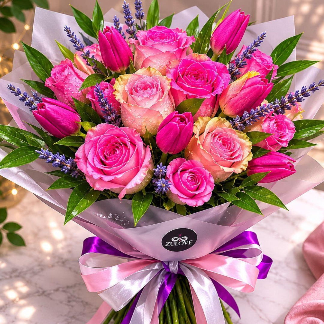 ramo elegante con rosas tulipanes lavanda y follaje verde puerto rico