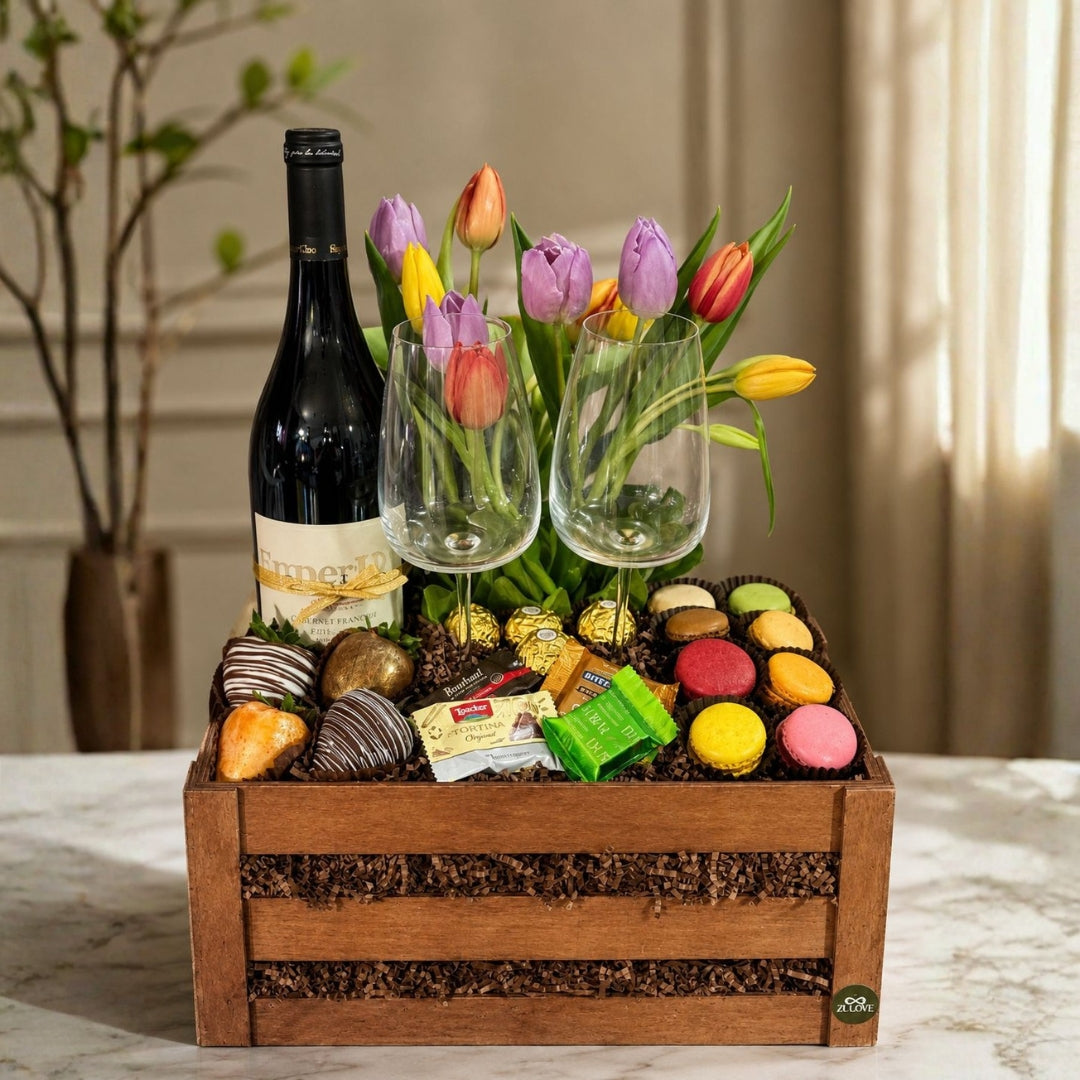 Rustic Night for Two – Caja Cesta Romántica con Vino y Tulipanes