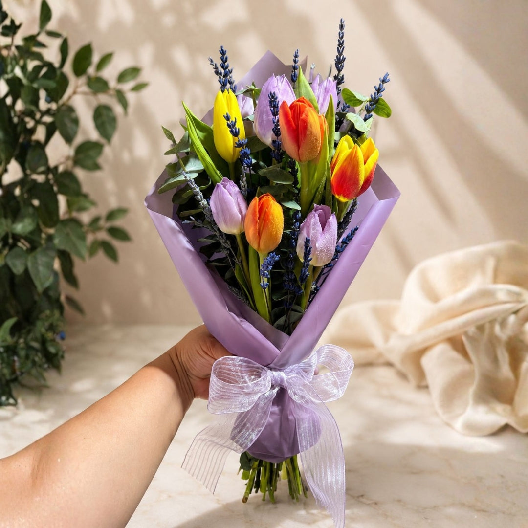 Amour Infini Violet Pink – Tulips with Lavender and Eucalyptus