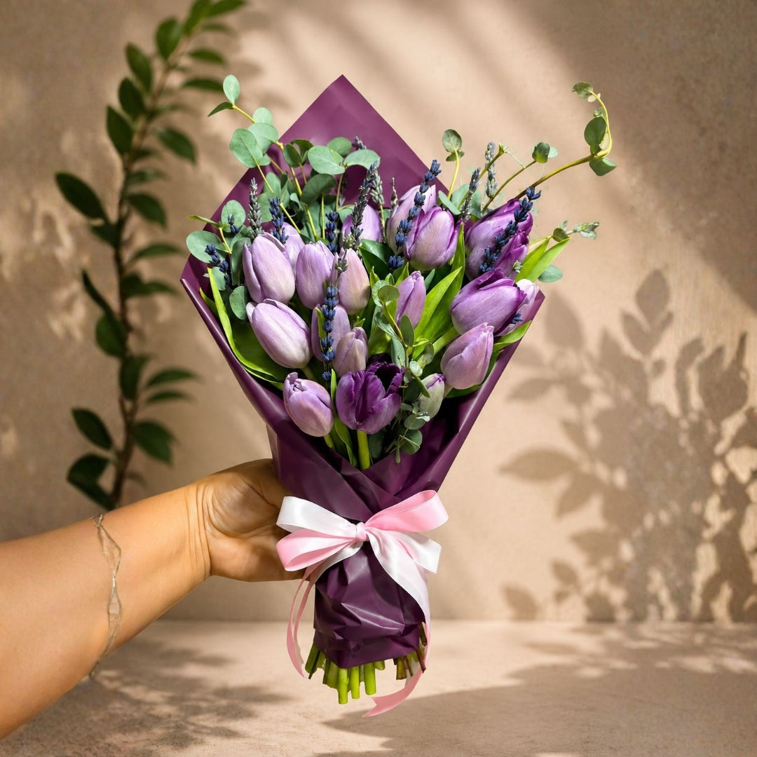Amour Infini Violet Pink – Tulips with Lavender and Eucalyptus