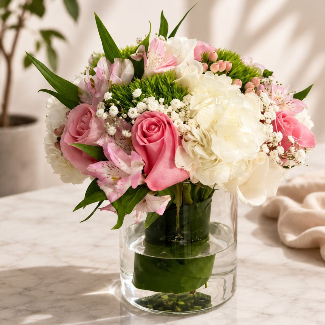 Aurora Bloom – Arreglo Floral en Base de Cristal