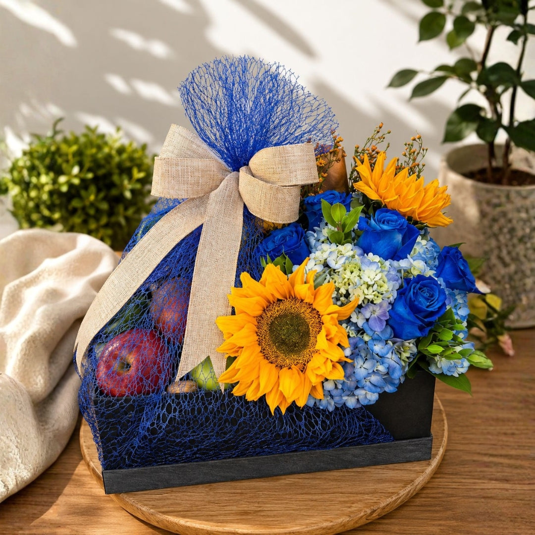 Blue Lovers – Caja Floral con Frutas y Chocolates