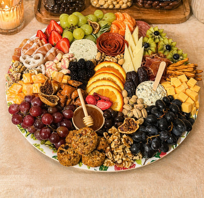 Round Shared Delight 1 – Bandeja Redonda de Charcutería con Frutas y Quesos