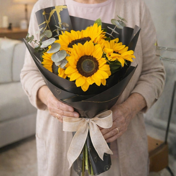 Eternal Glow – Sunflower Bouquet