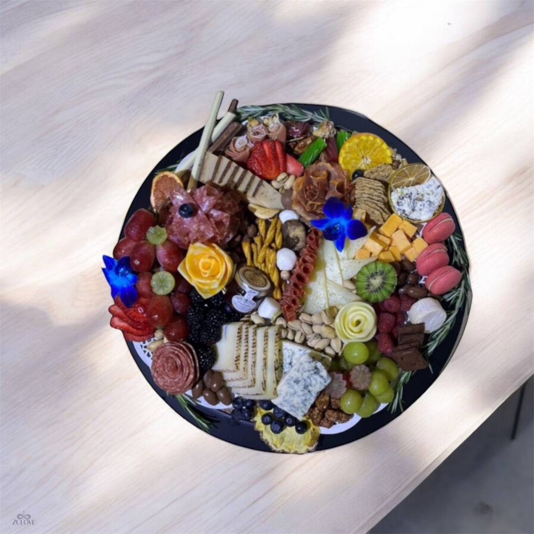 Round Shared Delight 1 – Fruits, Cheese & Charcuterie