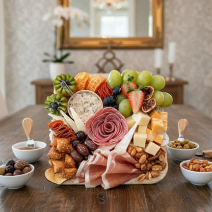 Square Shared Delight – Bandeja Cuadrada de Frutas, Quesos y Charcutería