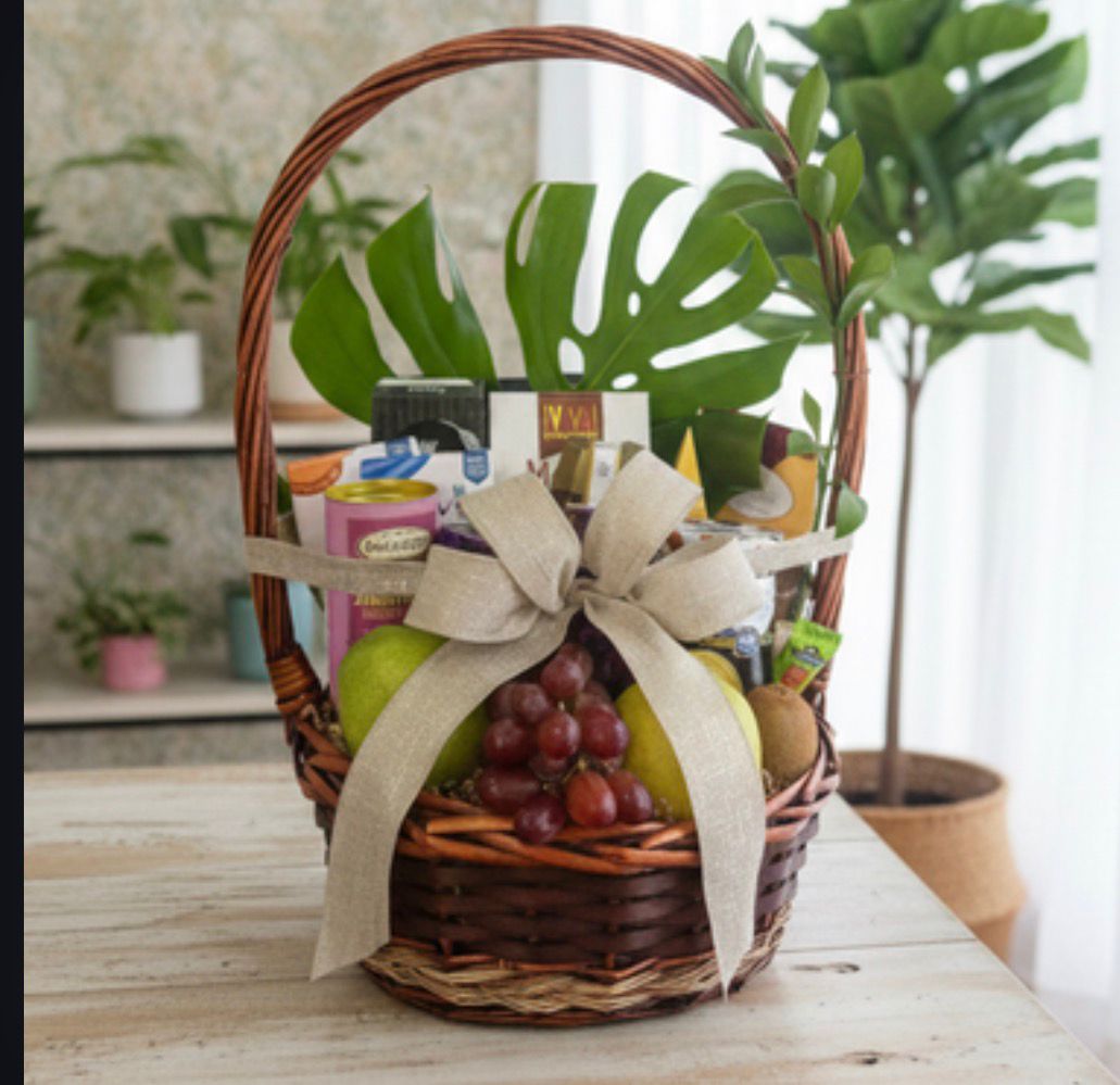 Sweet Gratitude Basket – Chocolates, Fruits & Timeless Treats