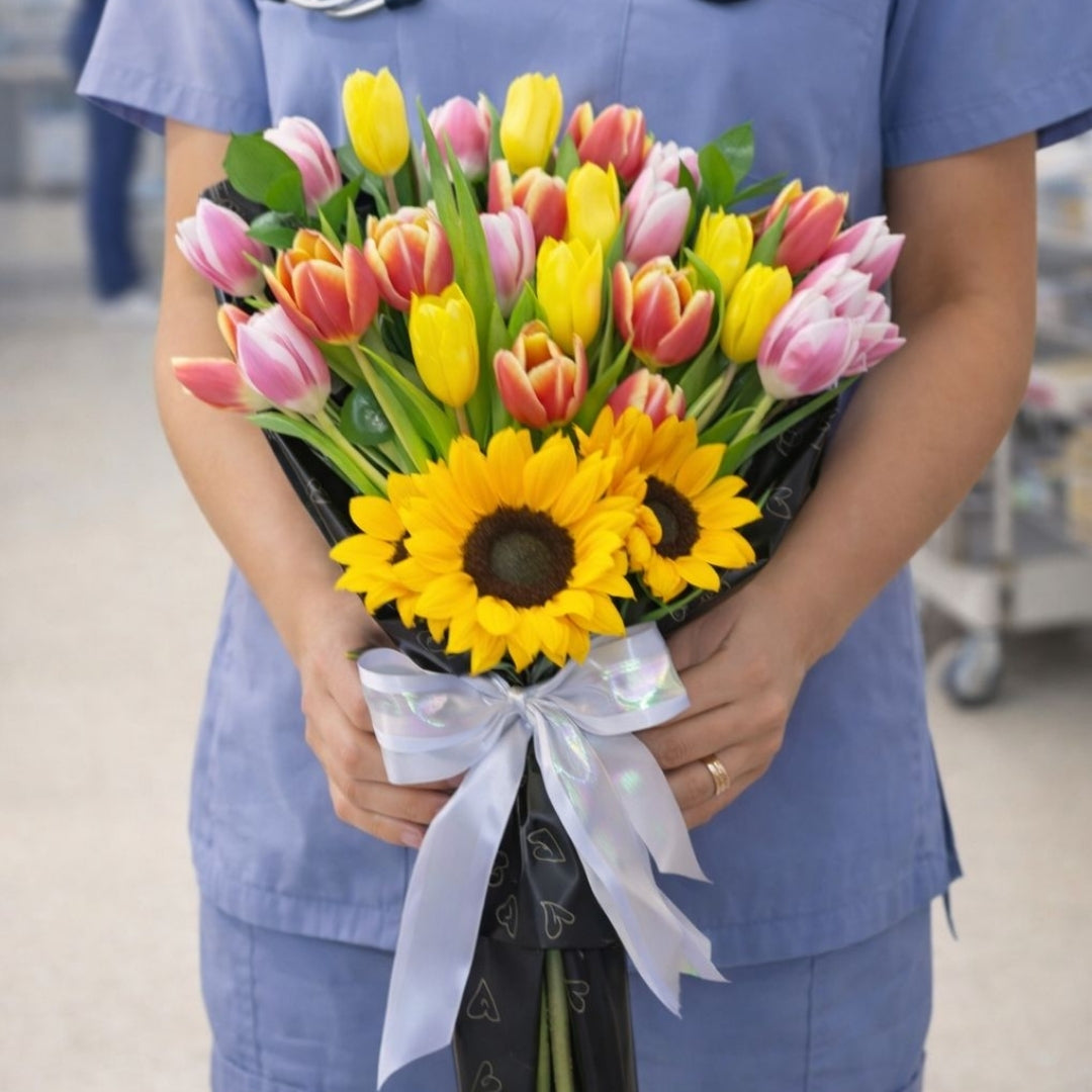 Tulips & Sun – Vibrant Bouquet of Sunflowers and Tulips