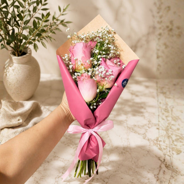 Zulove Infinite Rose – Rose Bouquet with Baby’s Breath