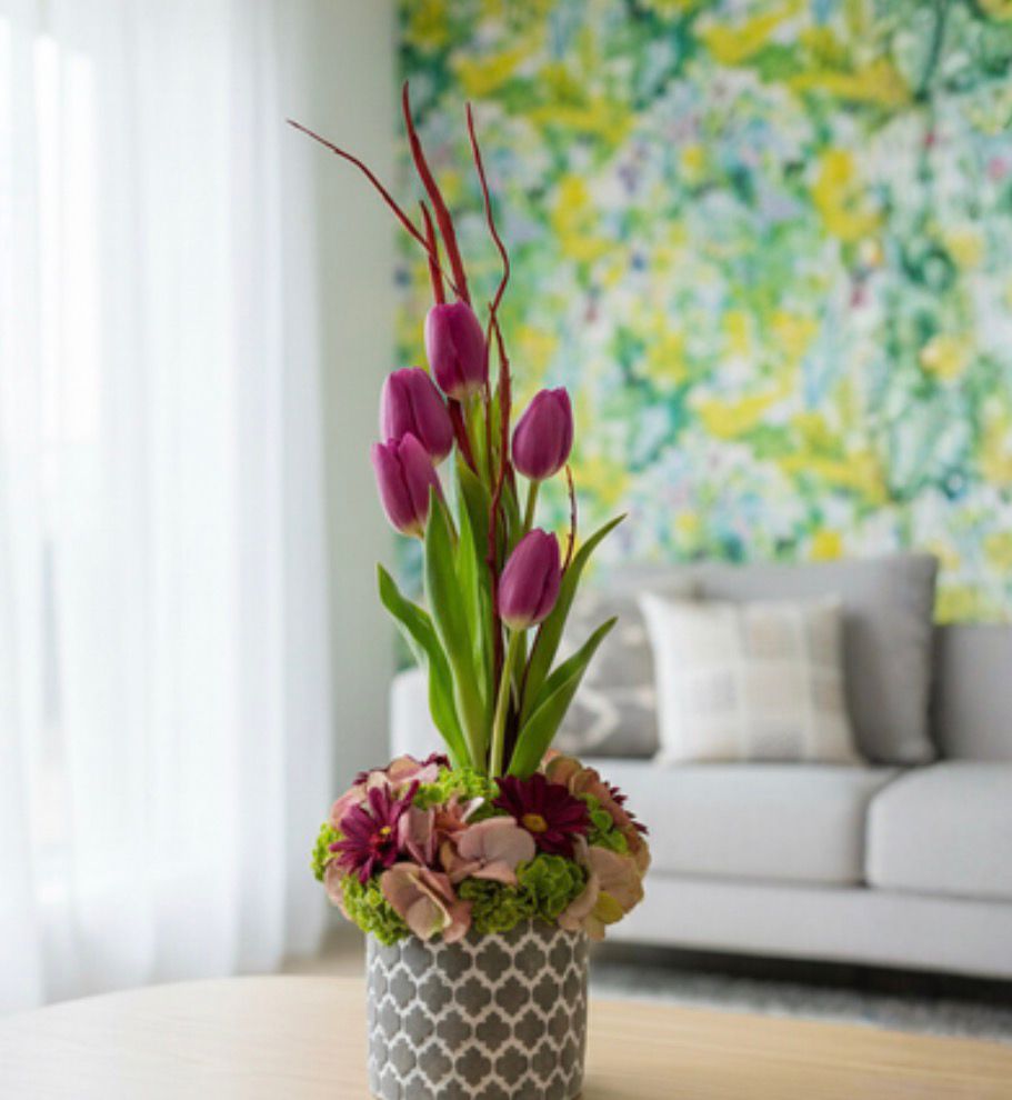 arreglo floral moderno tulipanes hortensias margaritas puerto rico
